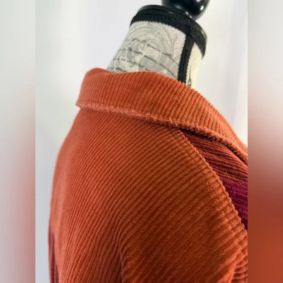 Oli & Hali Raw Edge Oversized Button Down Pocketed Corduroy Shacket Size M - Picture 5 of 14